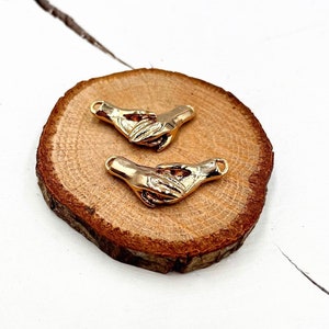 Magnetic Hands Charms, Handshake Clasp, Hand Pendant, Handshake charms, Handshake Pendant, Couple Necklace, zm915 Lg