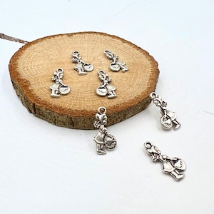 10 Pcs Red Riding Hood Necklace Charms, Hood and the Big Bad Wolf Charm, Little Red Riding Hood Charm, Tiny Pendant Charm, zm70