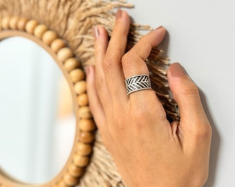 Antique Silver Plated Leaf Ring: Adjustable Brass Bohemian Jewelry