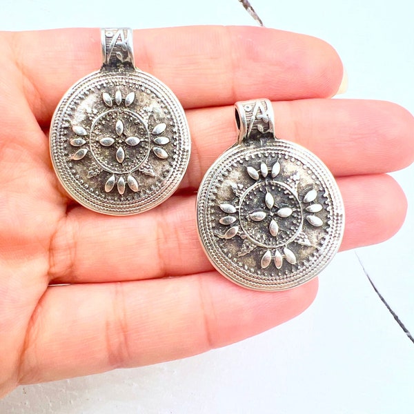 Round Drop Pattern Embossed Necklace Pendant, Mandala Pendant, Sun Mandala Necklace, Sacred Geometry Jewelry, zm643