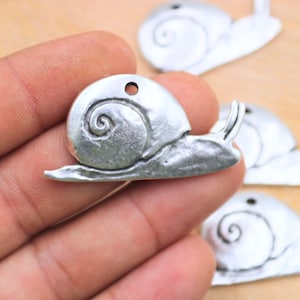 Lovely Snails Charms, Metal Charms, Silver Ton Snail Charms for Making Bracelet, Animal Finding, Pendant, Diy Material, Garden Snail, zm696