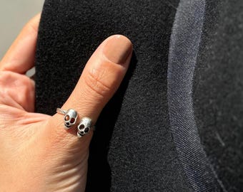 Mini Twin Skull Ring: Antique Silver Gothic Biker Jewelry