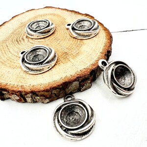 Antique Silver Rose Beads: Zamak Flower Charms (20mm)