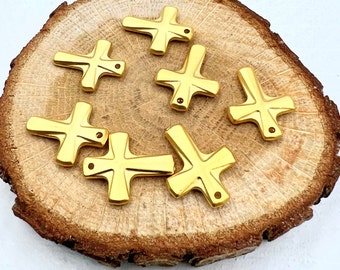 Matt vergoldete Kreuz Anhänger: Religiöses Schmuckzubehör, 19 mm (10 Stück)