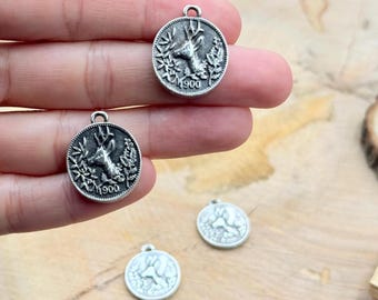 Silver Plated Deer Charms: Round Animal Pendants (5 Pcs)