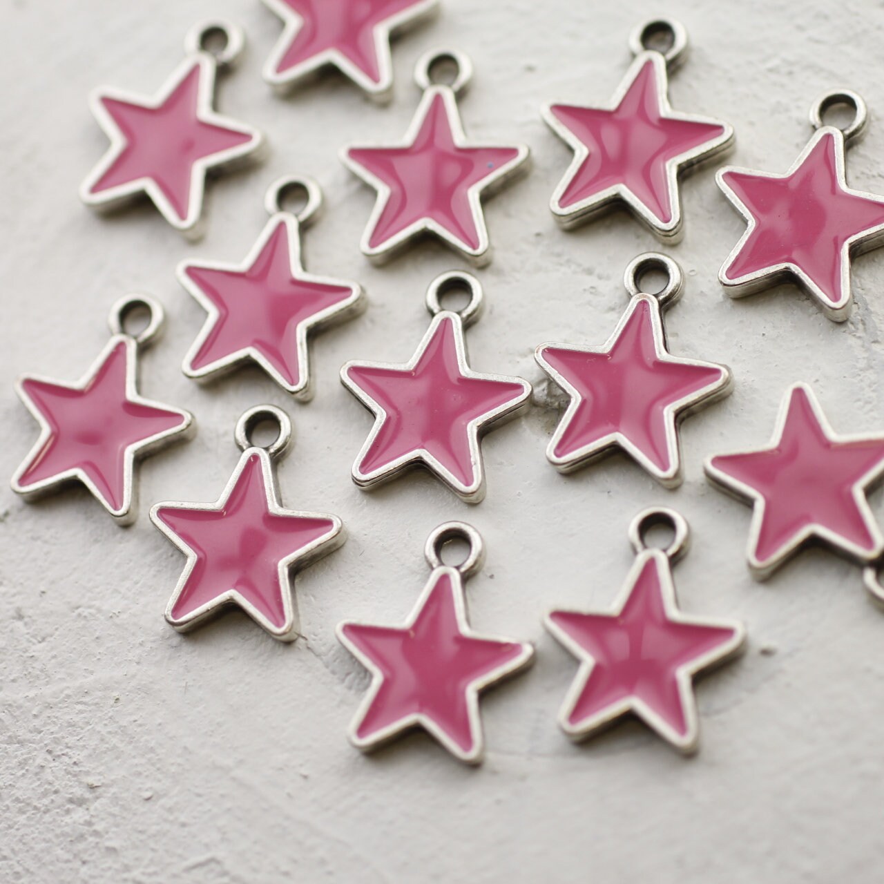 【送料無料（一部地域を除く）】 10 Star Charms, Enamel Star Charm, Pink Star, for Earring 小物