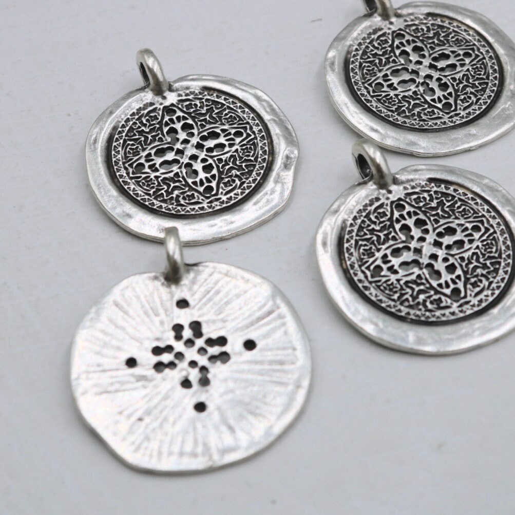 人気ブランド 海外通販 - 国内入手困難 Silver Round Charms, Charms Earring Coin Pendant, Zamak チャーム