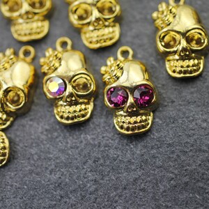 5 Flower Skull Charms, 24k Gold Plated, Skull Pendant, Skull Charm Pendant, Gold Skull Head, Jewelry Making Findings, wholesale, zm03go