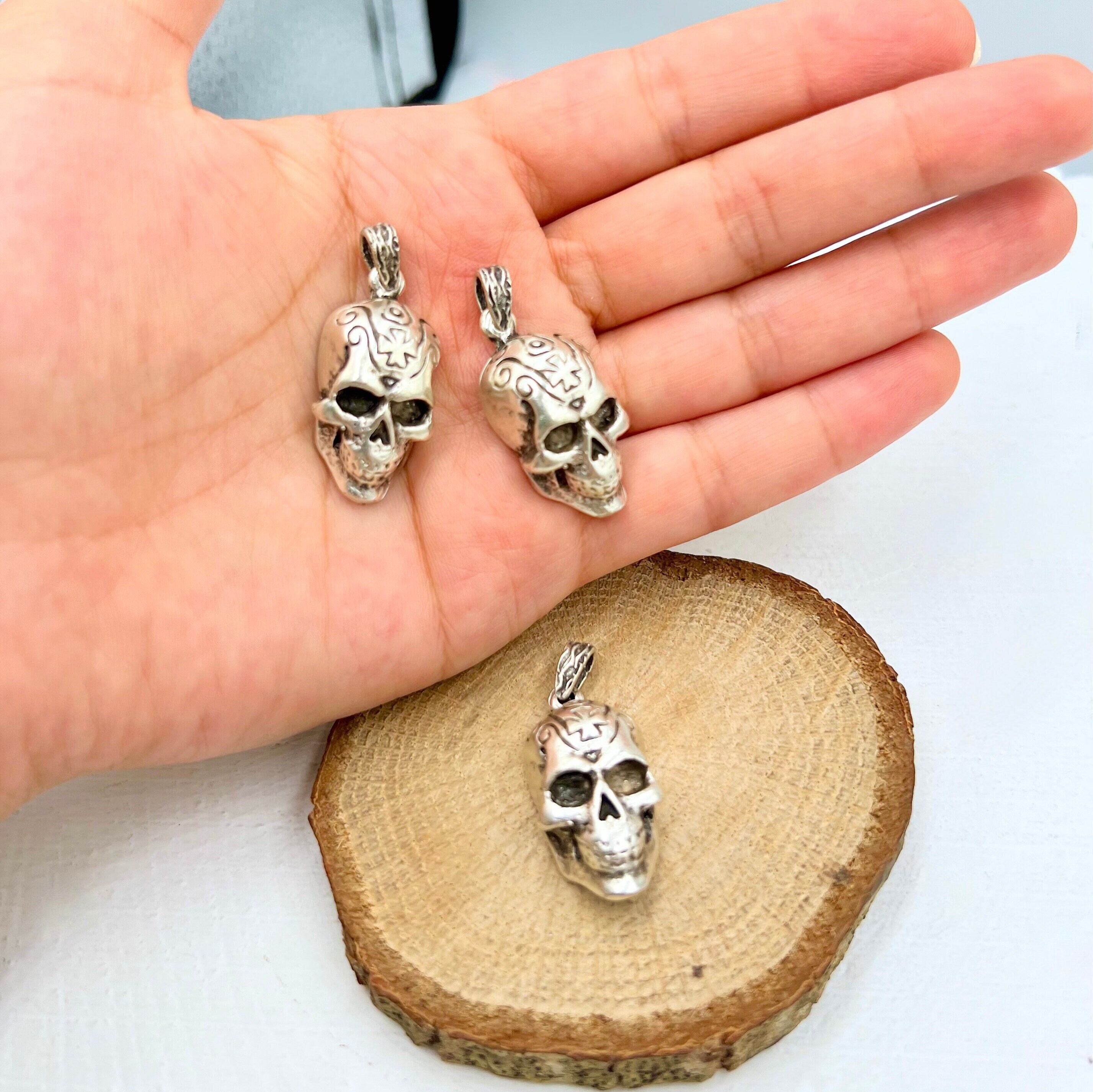 3 Skull Pendants: Antique Silver Zamak Skeleton Beads - Etsy
