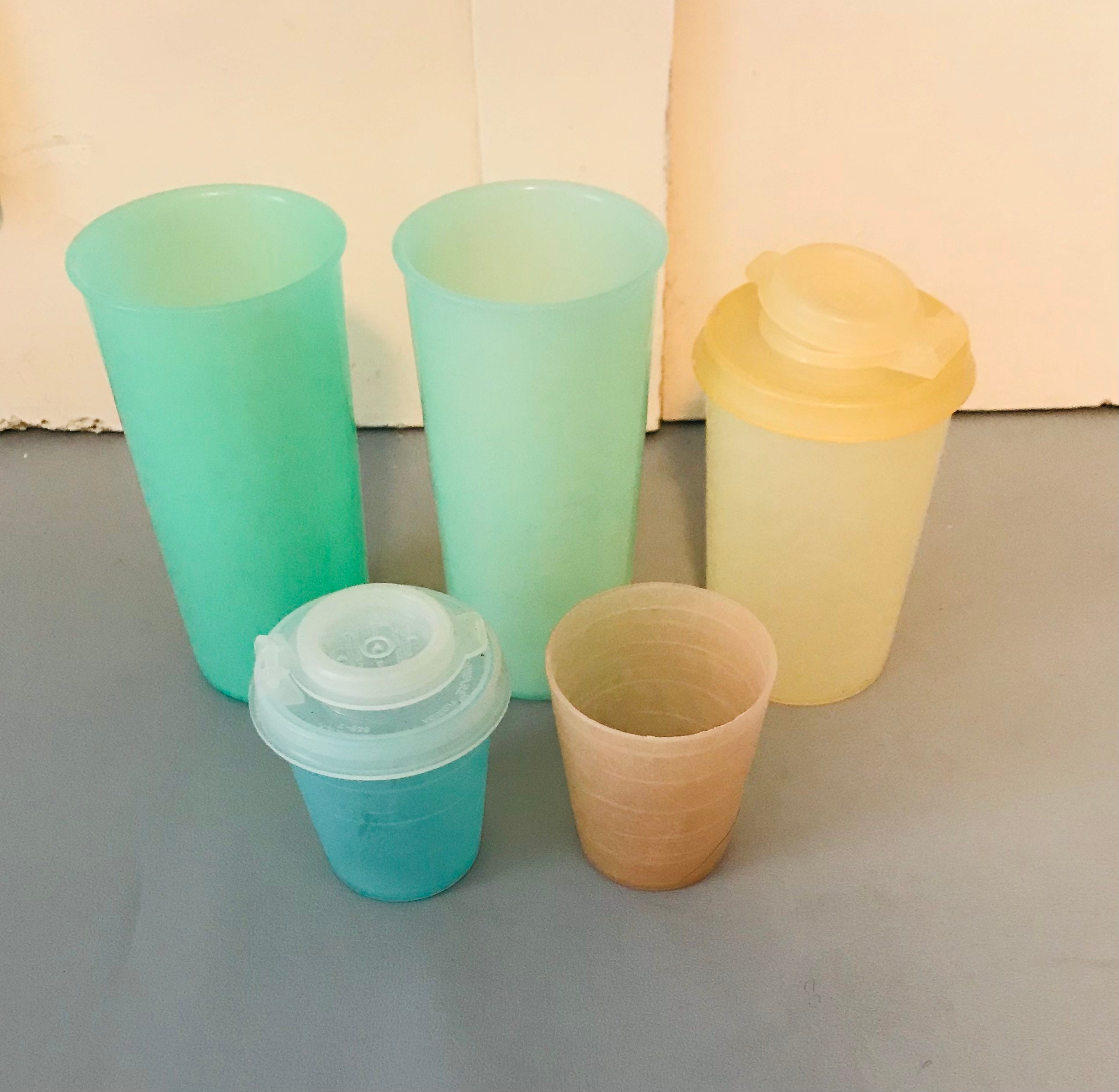 Vintage Tupperware Midget Tiny Medication Cups 4789A 101 Container 2oz  Plastic Cups Salad Dressing, Carry Along Pastel or Red & Clear -  Israel
