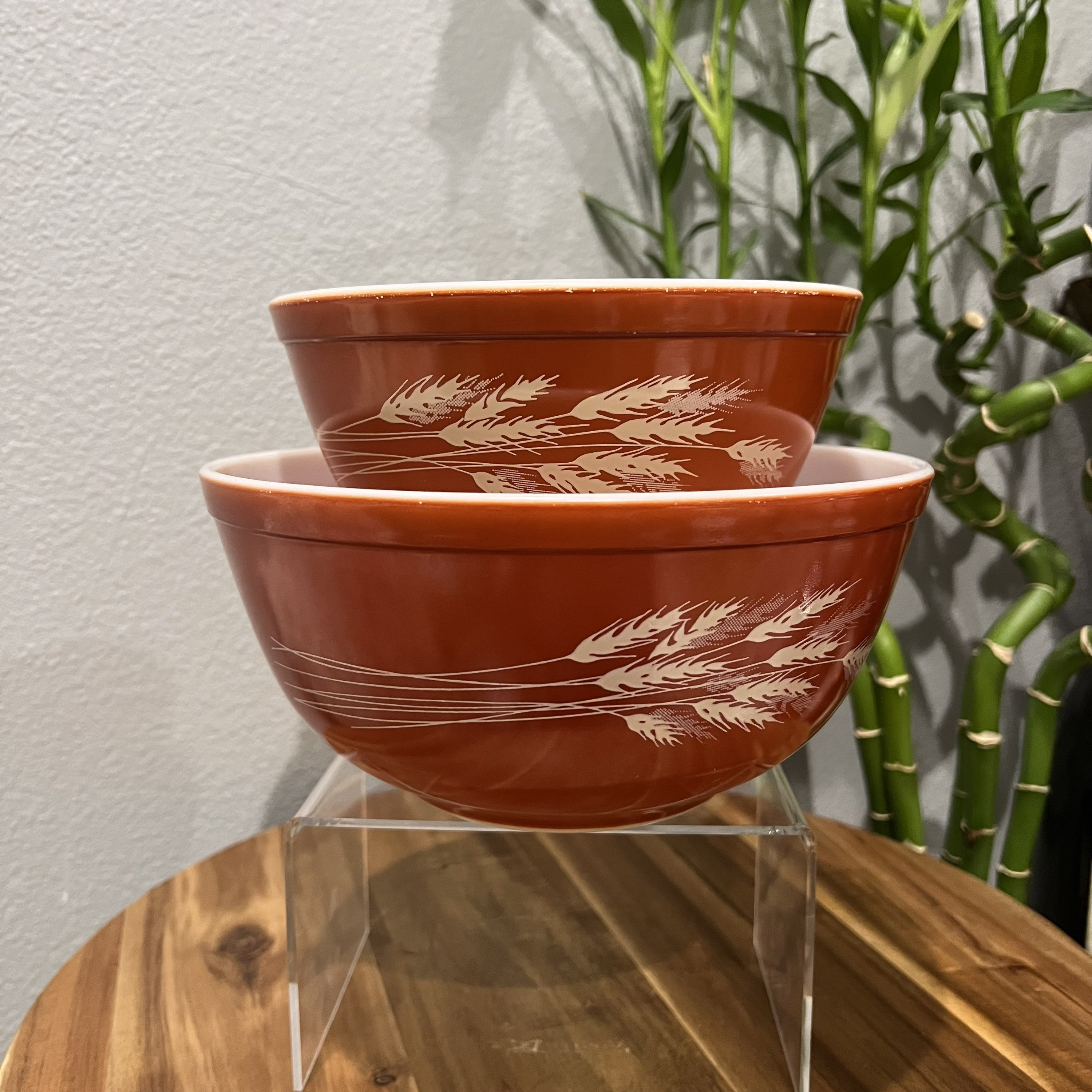 1979 Vintage Pyrex #403 & #402 Autumn Harvest Wheat Rust Mixing