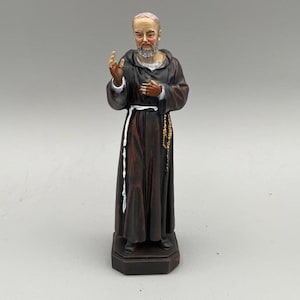 12 cm resin statue of Padre Pio – devotional religious object