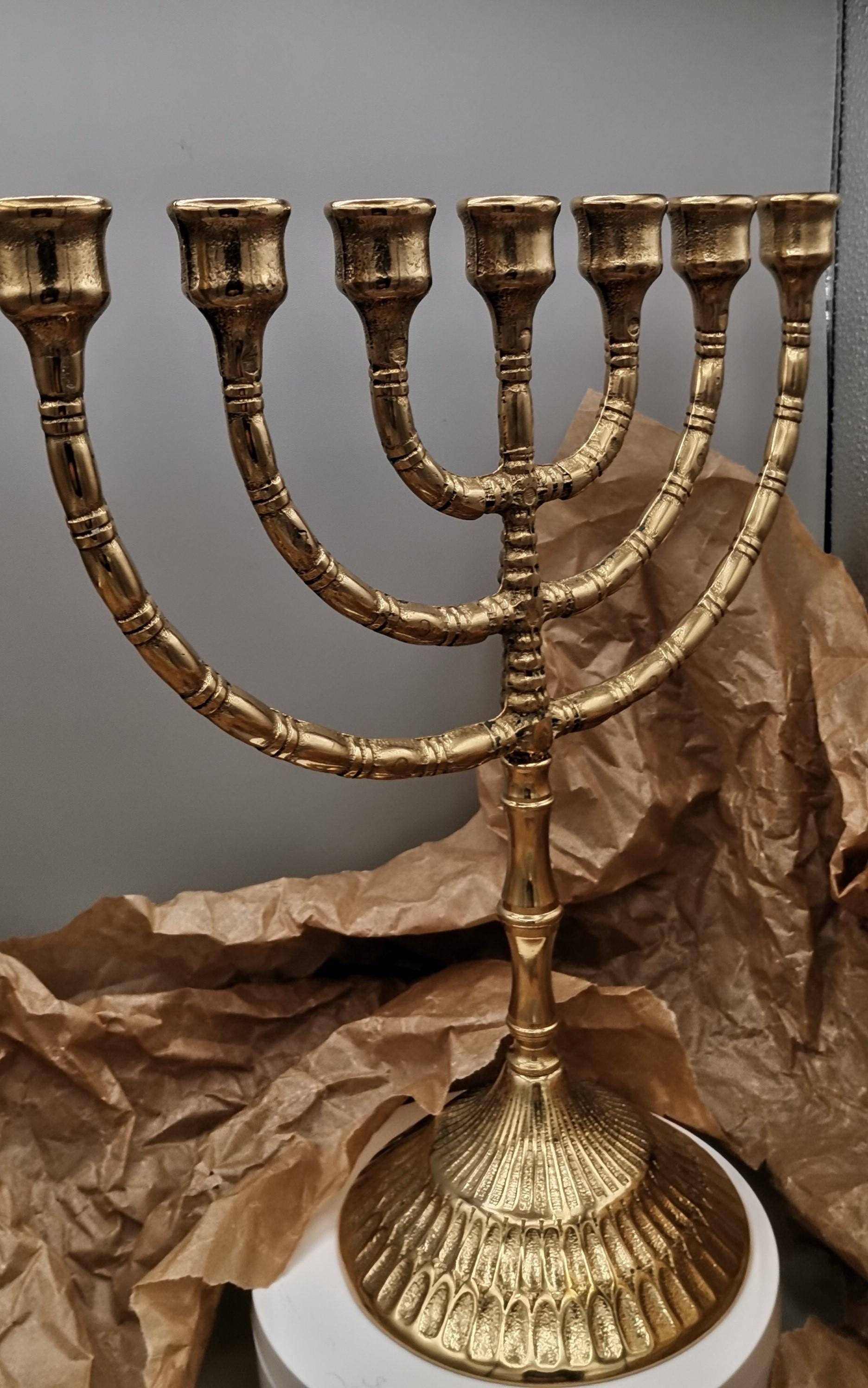ユダヤ教の燭台、メノーラー、ハヌカ、磨かれた真鍮、7本の枝 - Etsy 日本