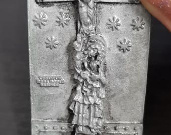 Holy Door of St. John in Miniature – Zamak Alloy – Holy Door of the Jubilee 2.5 x 5 cm