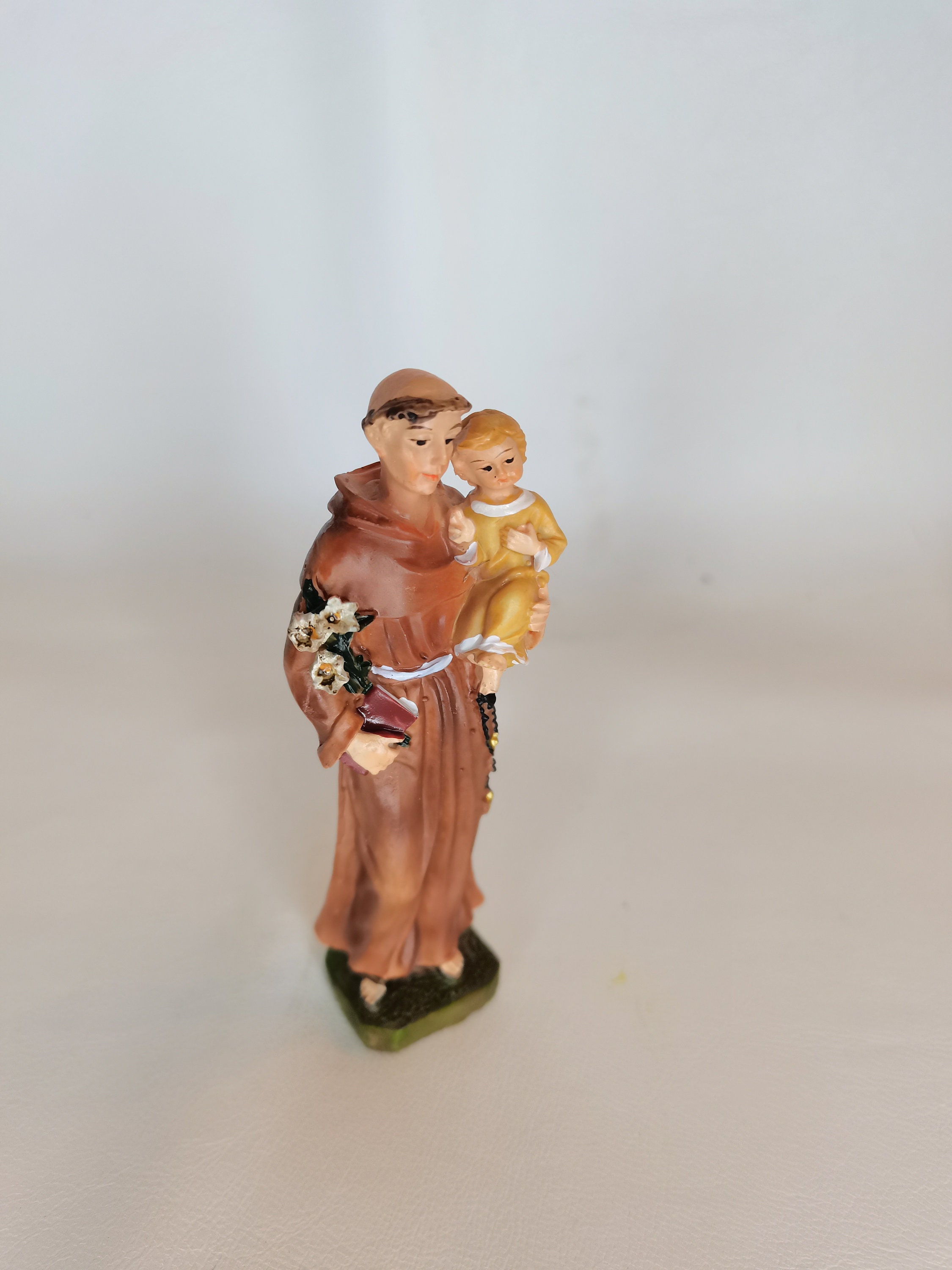 Heiliger Antonius mit Lilie Religiöse katholische Dekoration