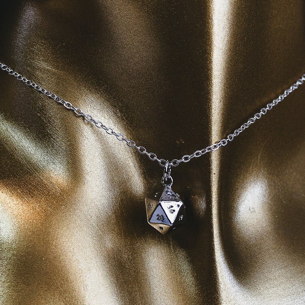 Authority Dainty Icosahedral Dice plaqué or argent 18" collier hypoallergénique simple brin bijoux