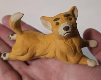Rzeźba psa Corgi z drewna, drukowana w 3D