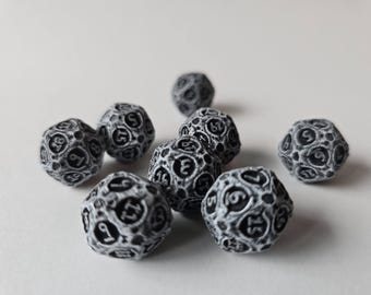 Kostki księżycowe D20