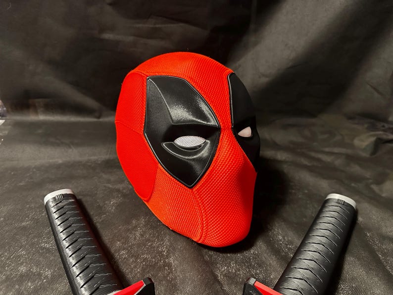 Deadpool Mask / Deadpool Helmet Replica / Deadpool 3 / Deadpool ...
