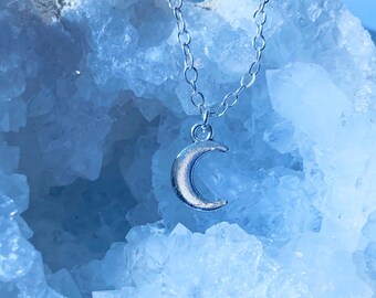 925 Sterling Silver Moon Necklace / Crescent Moon / Luna Necklace / Antique Silver