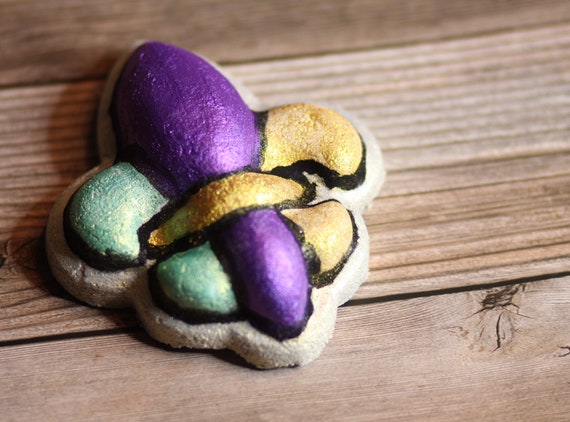 Mardi Gras Fleur-de-lis bath bomb