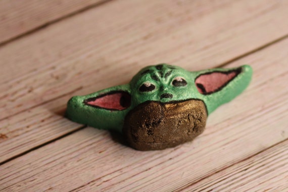 Alien Baby bath bomb