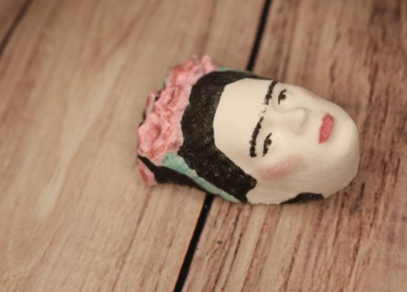 Frida Kalho bath bomb
