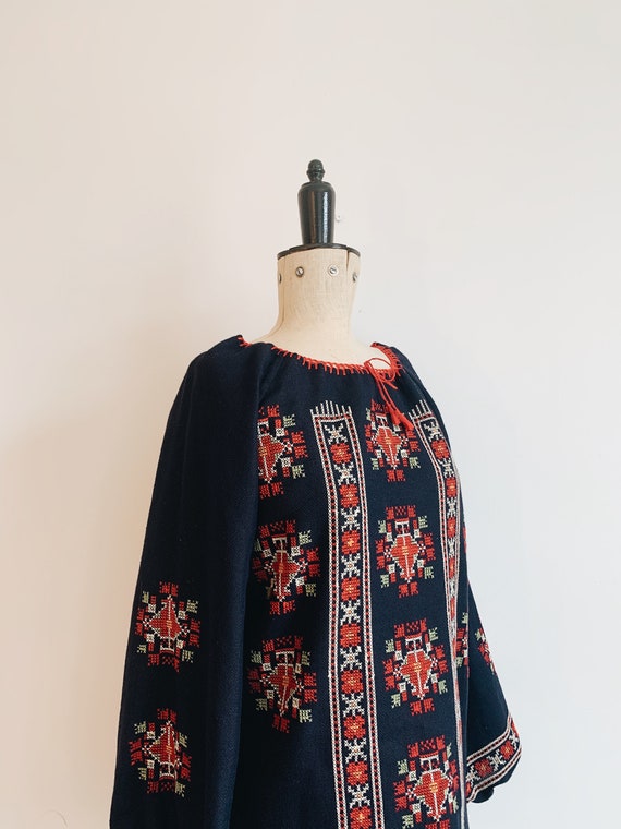 Rumanian peasant Blouse - image 6