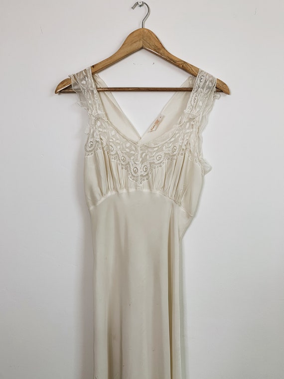 1920s Lace cream Nightdress
