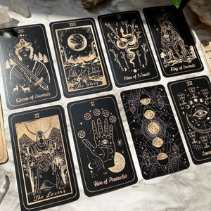 Luna Somnia Tarot Deck con guía y caja 78 cartas Full Deck Moon Dreams Starry Magic Celestial Astrology Black Gold Divination Tool imagen 5