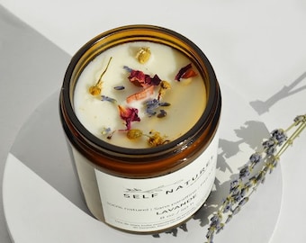 100% natural organic candle with soy wax, essential oil and dried flowers