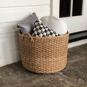 Round Wicker Rattan Woven Laundry Storage Basket With Handles For Blankets, Toys, Pillows, Towels, Gift for Her, Housewarming