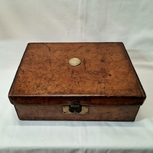 アンティーク カートリッジ ケース - 美しい中期ビクトリア朝の革製射撃ケース。由来: 1870 年頃、シュロップシャー州コンドーバー ホールのアルフレッド メレディスのために製作