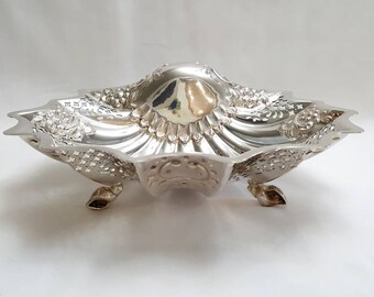 Antique silver plated shell dish by Atkin Brothers. Edwardian scalloped shaped bowl, fruit bowl, serving dish, bonbon dish, blank cartouche
