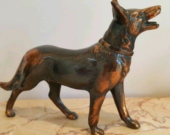 Art Deco dogs on marble plinth, bronze style pair of dogs, Malinois. 1930&#39;s decorative ornament, bronzed metal dogs, German shepherd dogs
