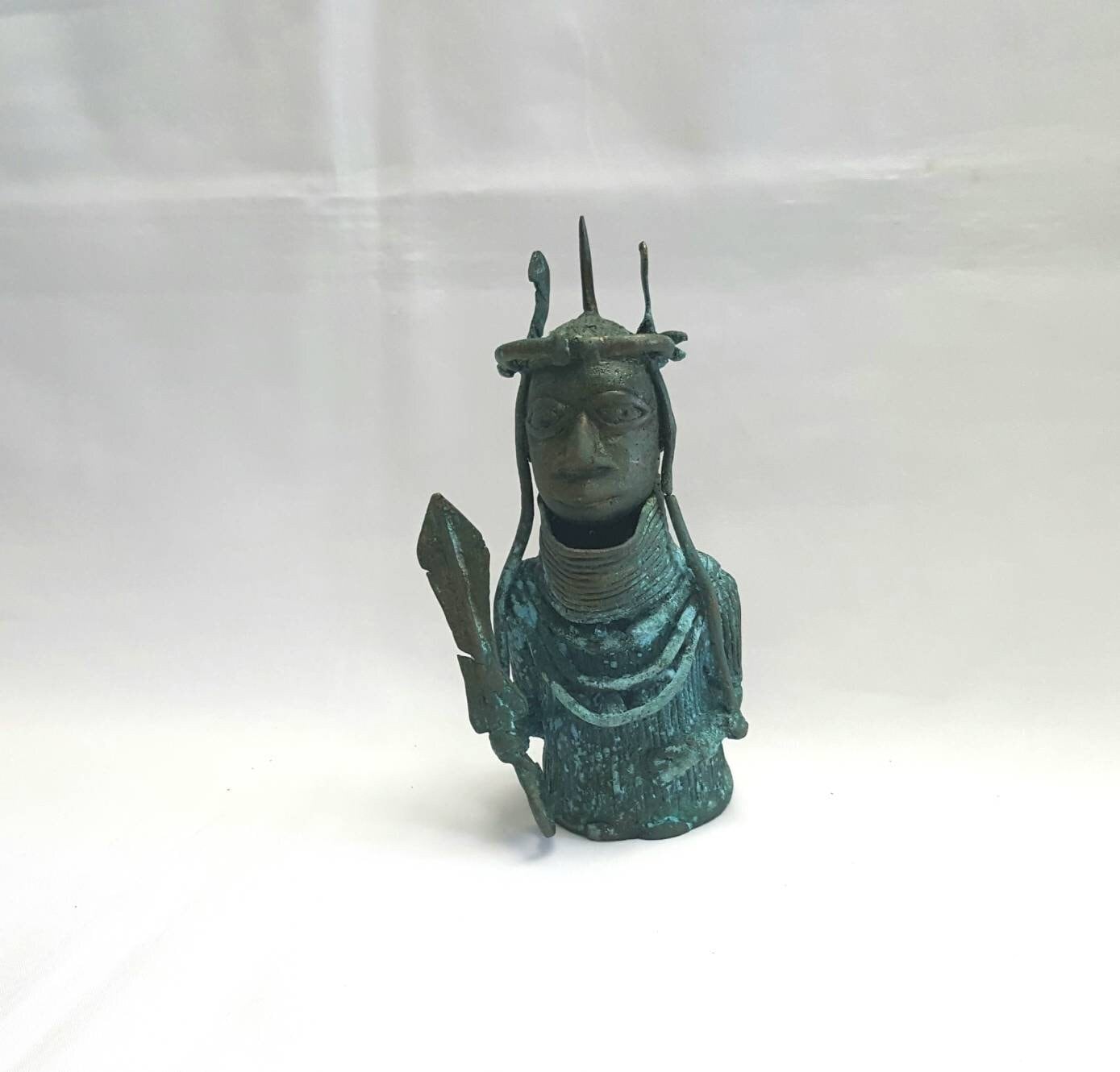 Bronze Benin bust - an interesting vintage bronze African bust - of the Oba of Benin from Western Africa, Nigerian of Ewuare II or Eweka II.