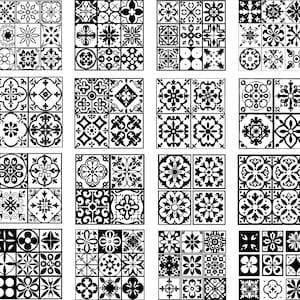 以下が含まれることがあります： 白黒の幾何学模様や花柄が施された正方形のタイルのコレクション。画像には個々のタイルのグリッドが複数表示されており、それぞれが独特の対称的なデザイン、複雑な線画、および形状を特徴としています。