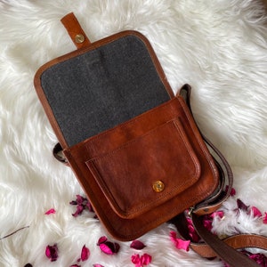 Umhängetasche aus Leder. Ledertasche. Handgefertigte Ledertasche Crossbody Bag für Frauen, Crossbody Bags Geldbörse, Leder Geldbörse für Frauen Geschenk für sie Bild 7