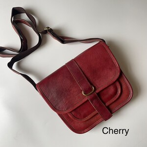 Umhängetasche aus Leder. Ledertasche. Handgefertigte Ledertasche Crossbody Bag für Frauen, Crossbody Bags Geldbörse, Leder Geldbörse für Frauen Geschenk für sie Bild 9