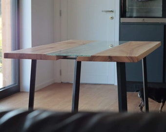 Oak dining table with glass and metal legs