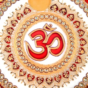 Marble Pooja Plate With Diya | Aarti Thali - Om Heavy Design - For Pooja, Weddings & Festivals - 9 Inch image 5