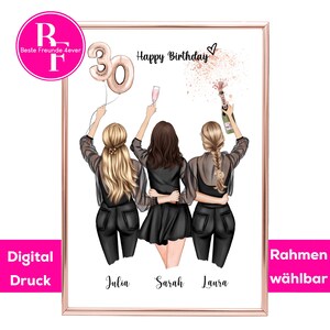 Puede incluir: Una impresión digital de tres mujeres con cabello rubio, vestidas con vestidos negros y jeans, sosteniendo copas de champán y una botella de champán. El texto "Happy Birthday" está escrito encima de ellas, y el texto "Julia", "Sarah" y "Laura" está escrito debajo. El texto "Beste Freunde 4ever" está en un círculo en la esquina superior izquierda de la imagen.