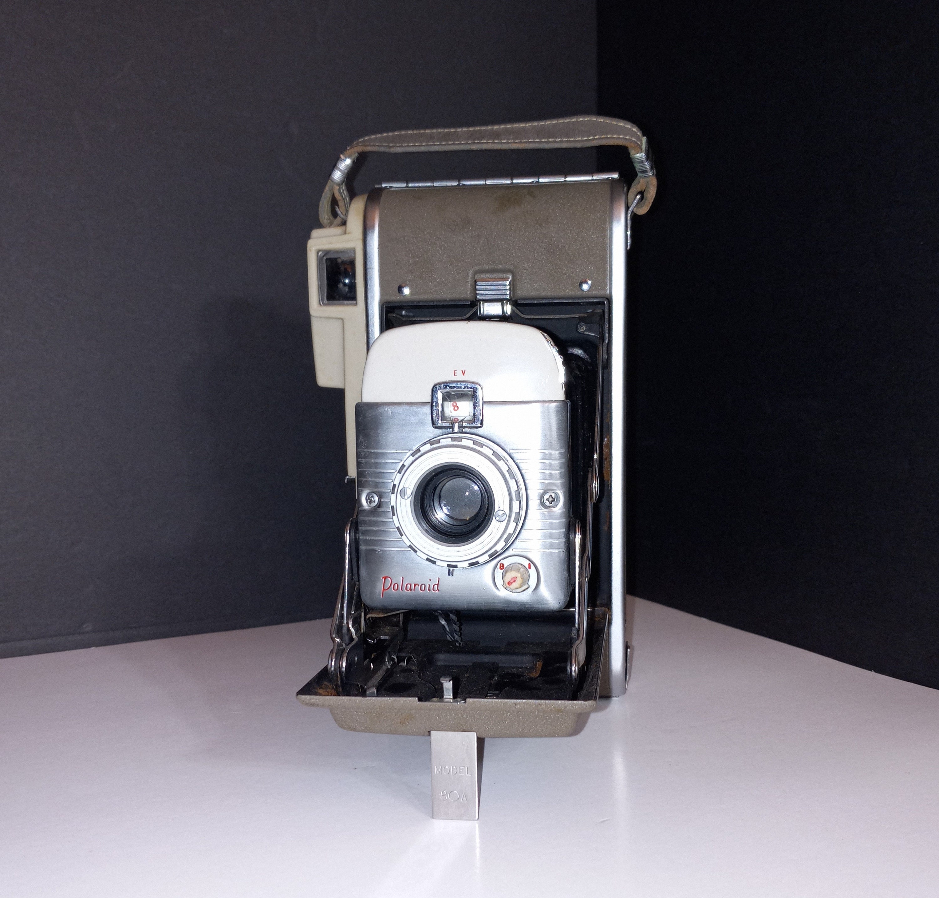 Vintage Polaroid Model 80A Land Camera 19571959 Highlander/ev Scale