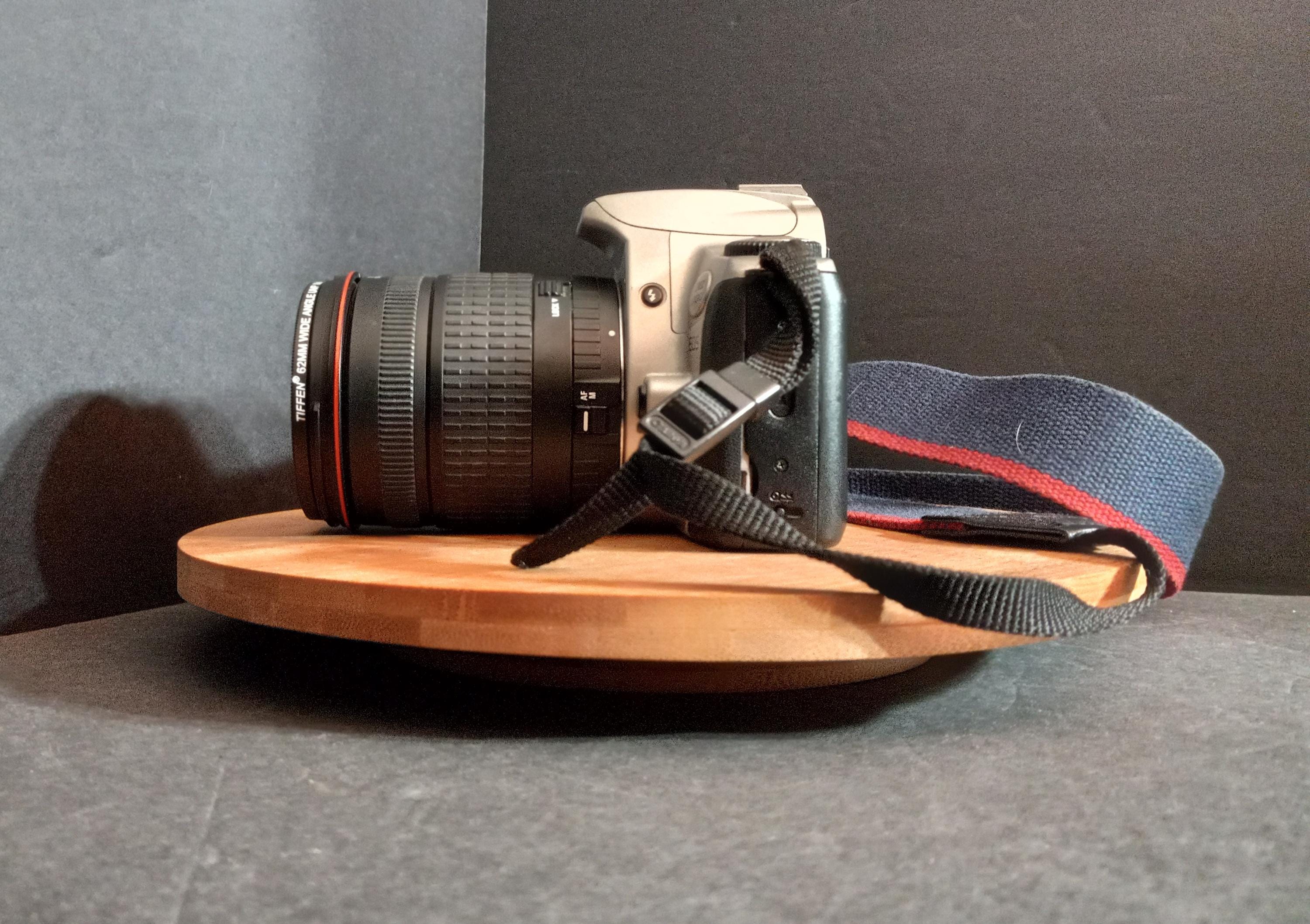 ヴィンテージ Canon EOS Rebel 2000 SLR フィルムカメラ（シグマズーム