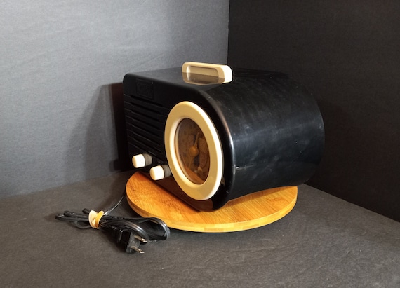 Vintage Crosley Radio: 1980s Collector's Edition AM/FM Cassette