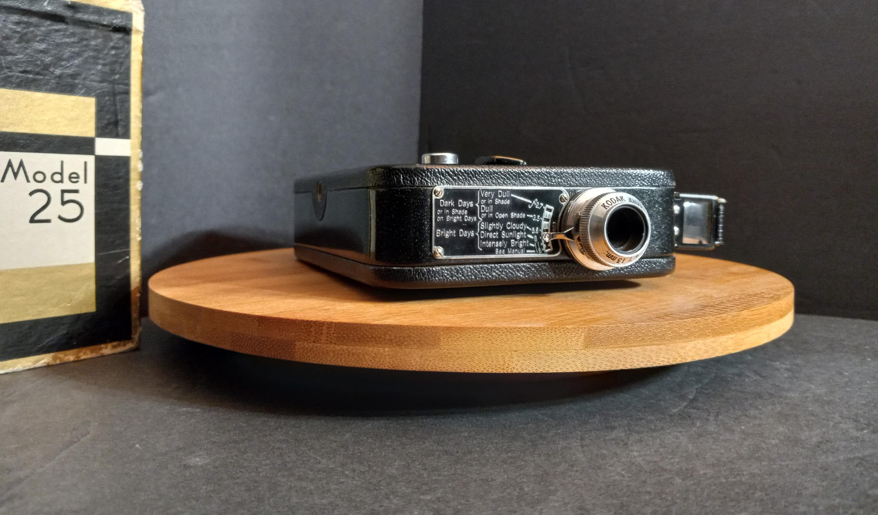 ヴィンテージ コダック シネコダック エイト-25 8mm ムービーカメラ