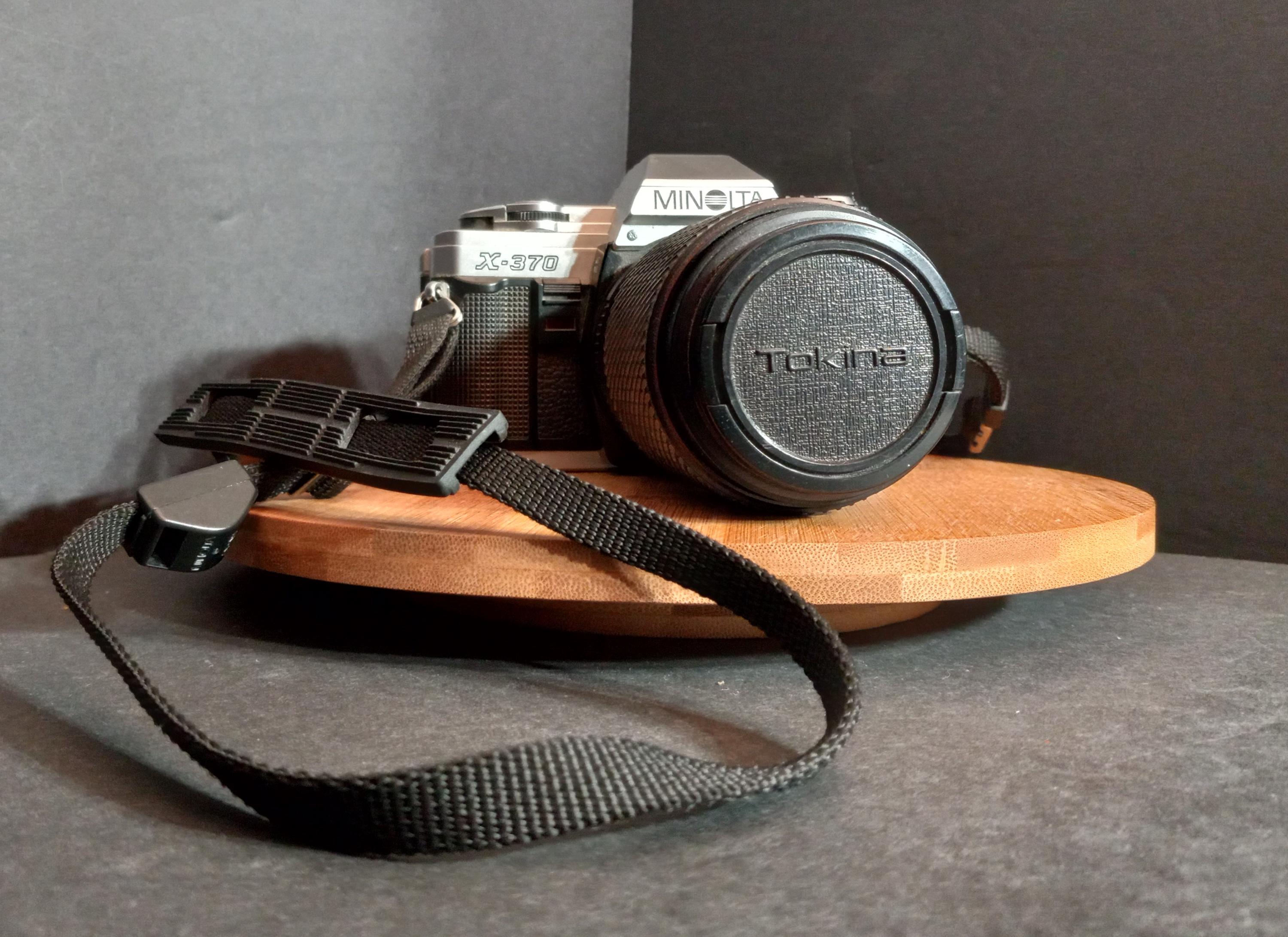 Vintage Minolta X-370 35mm SLR Film Camera Japan Tokina Lens