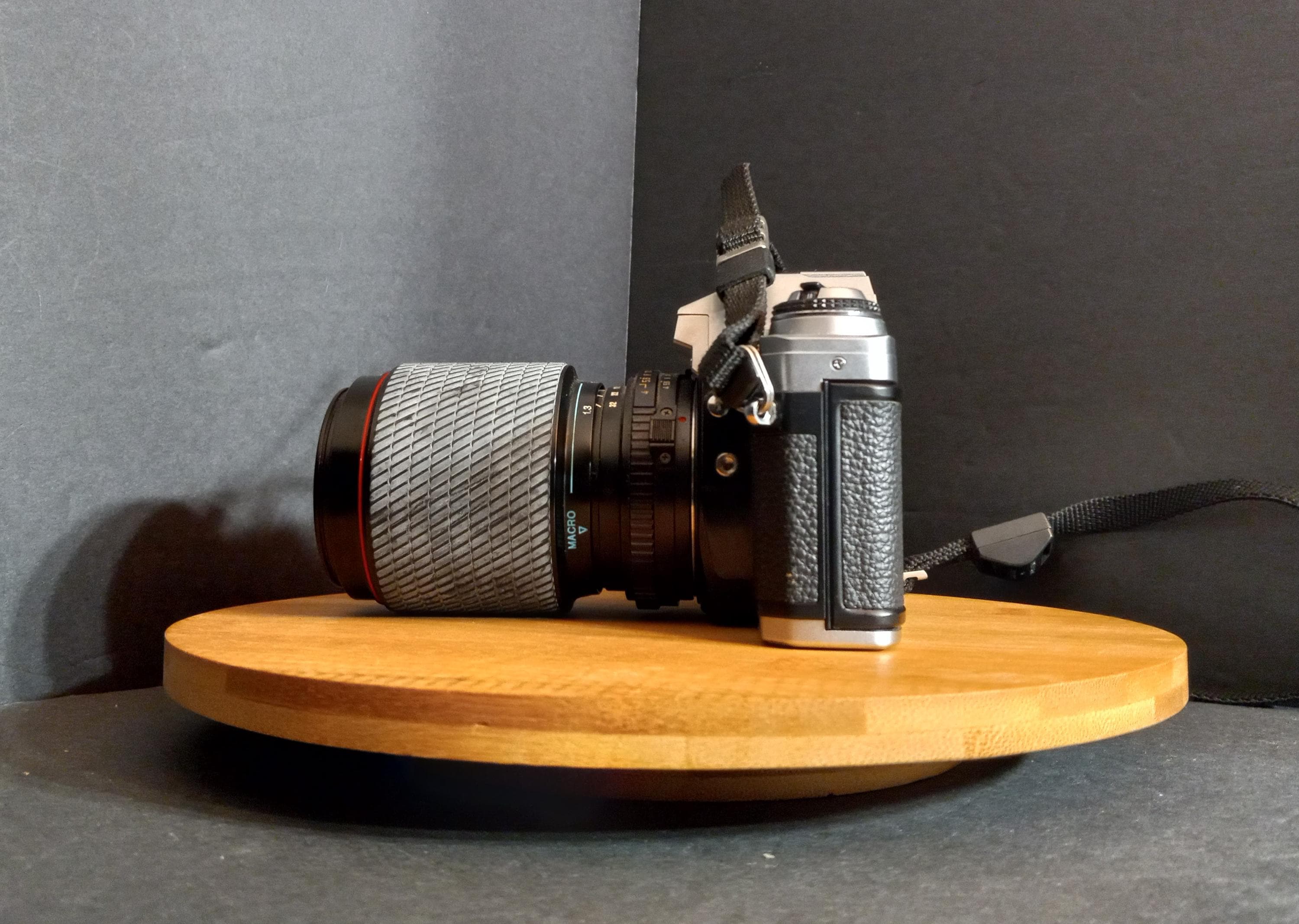 Vintage Minolta X-370 35mm SLR Film Camera Japan Tokina Lens