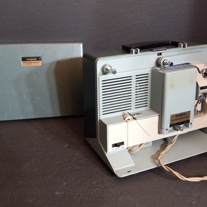 Vintage Argus ShowMaster 500 AZ Portable 8MM Film Movie Projector, Instructions, Take-Up Reel & Cover March 1962