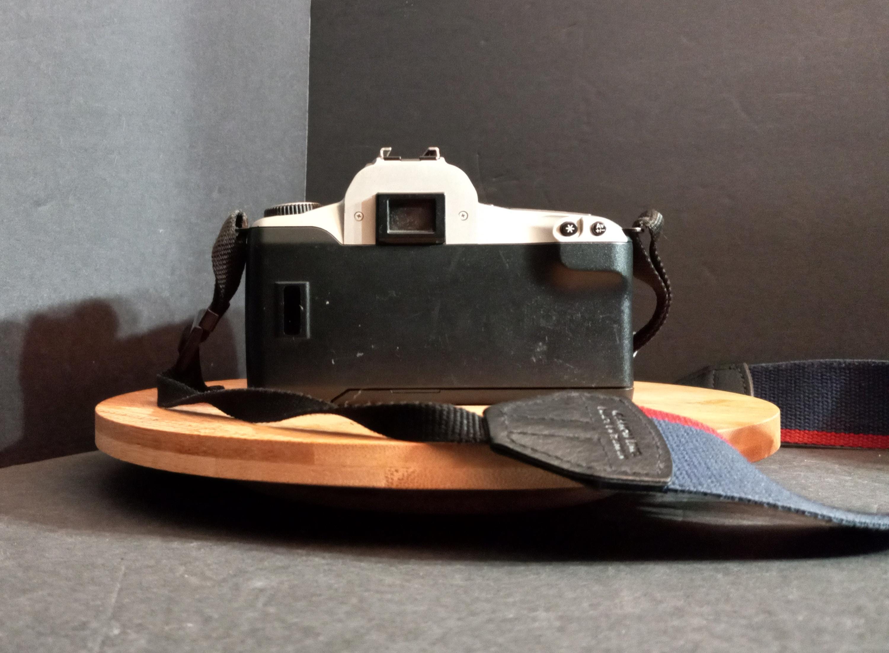 ヴィンテージ Canon EOS Rebel 2000 SLR フィルムカメラ（シグマズーム